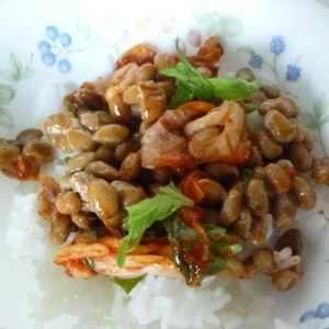 納豆の食べ方-キムチ＆しそにんにく醤油♪